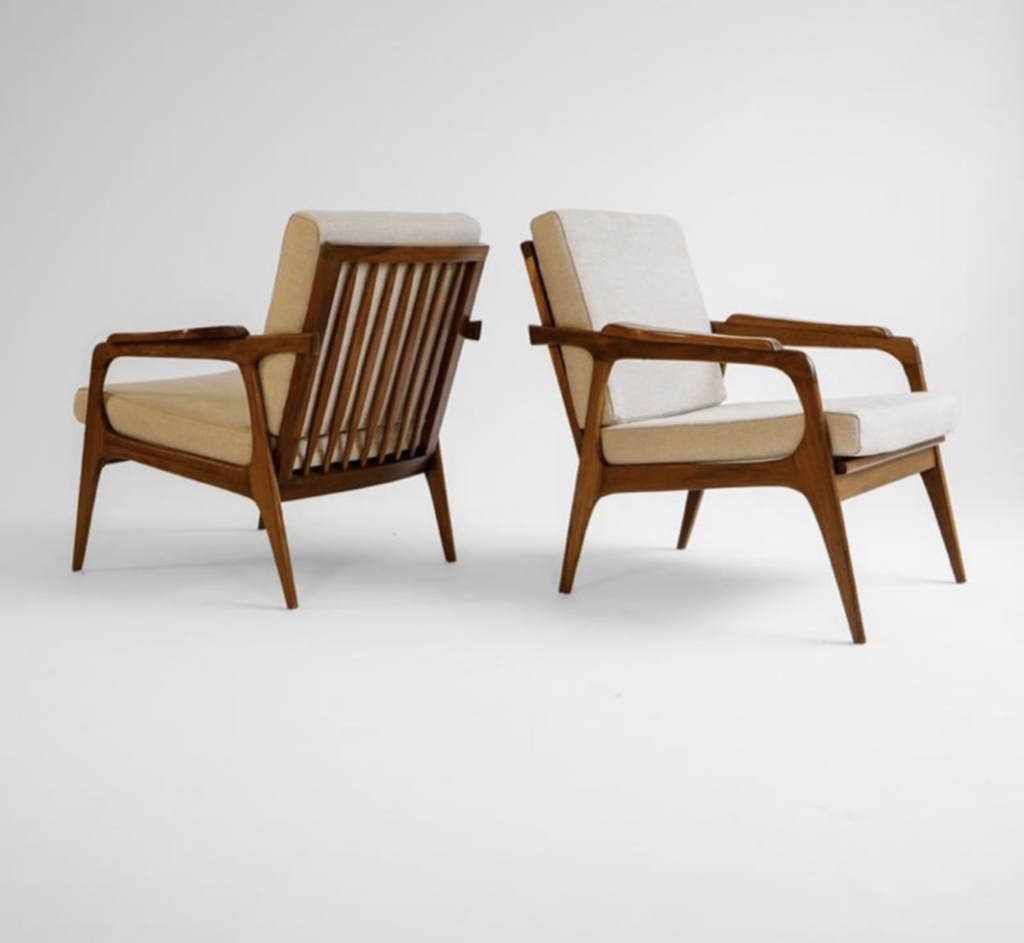 Par poltronas design escandinavo, déc de 60 em madeira europeia.